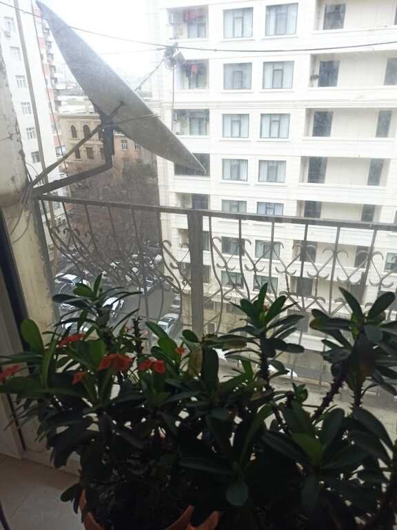 Satılır 4 otaqlı köhnə tikili, 100 m², Gənclik m.-10