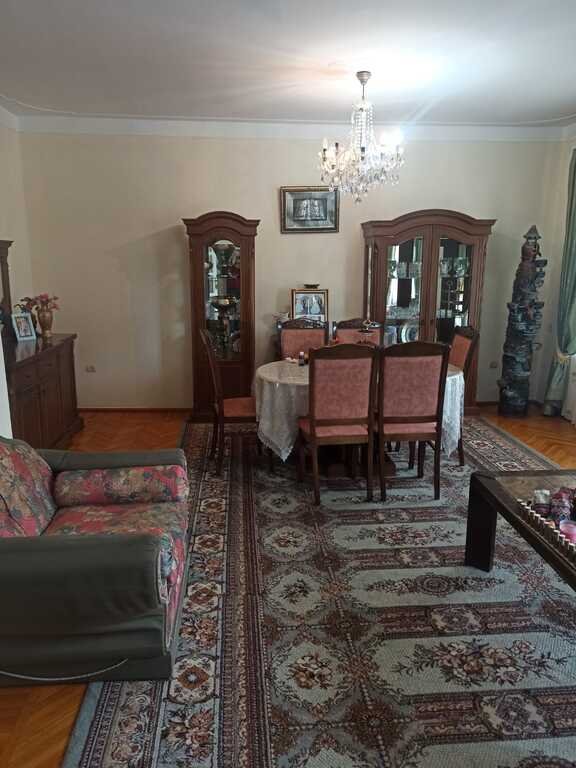 Satılır 4 otaqlı köhnə tikili, 100 m², Gənclik m.-17