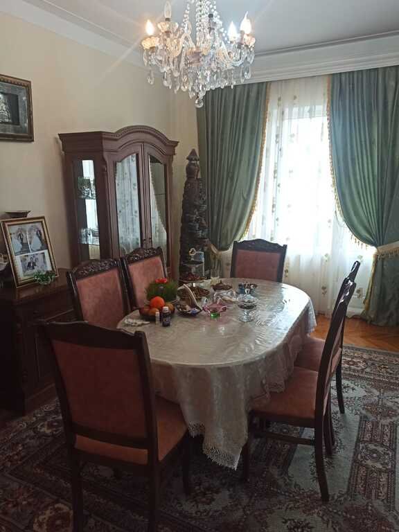 Satılır 4 otaqlı köhnə tikili, 100 m², Gənclik m.-22