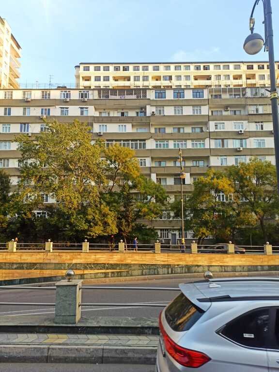 Satılır 4 otaqlı köhnə tikili, 100 m², Gənclik m.-24