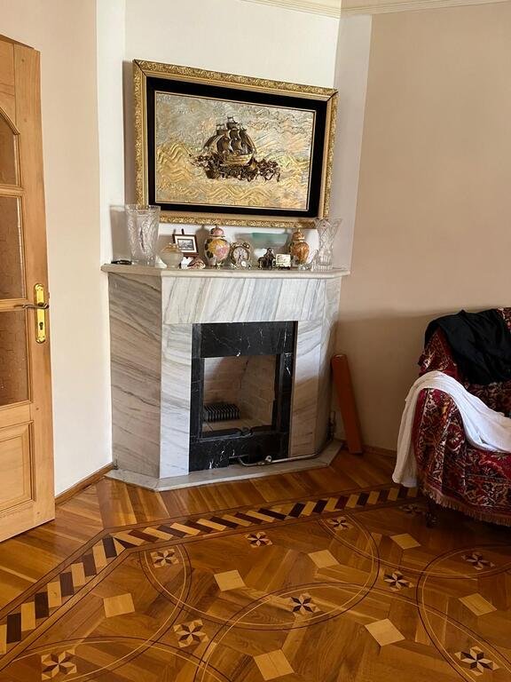 Satılır 4 otaqlı köhnə tikili, 102 m², İnşaatçılar m.-4