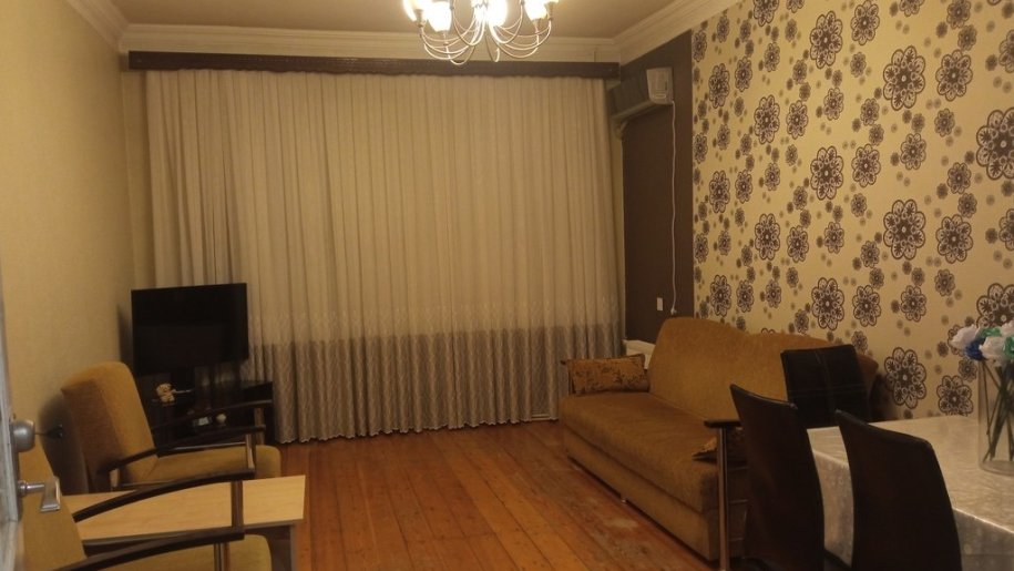 Kirayə verilir 2 otaqlı köhnə tikili, 67 m², Bakıxanov (Razin)-18