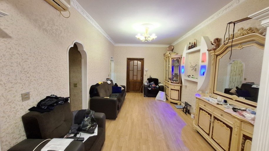 Satılır 3 otaqlı köhnə tikili, 67 m², Azadlıq Prospekti m.-3