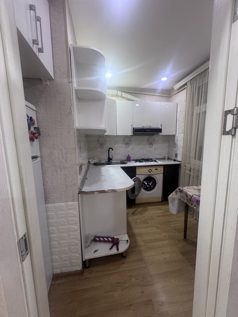 Kirayə verilir 2 otaqlı köhnə tikili, 42 m², Bakıxanov (Razin)-2