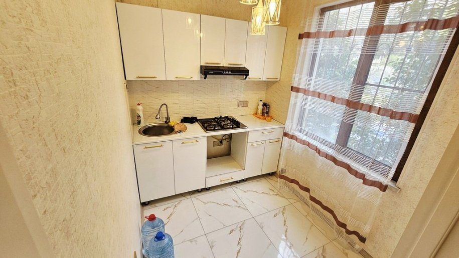 Kirayə verilir 2 otaqlı köhnə tikili, 50 m², Memar Əcəmi m.-10