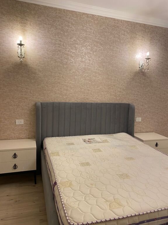 Kirayə verilir 3 otaqlı yeni tikili, 145 m², 8 noyabr-1