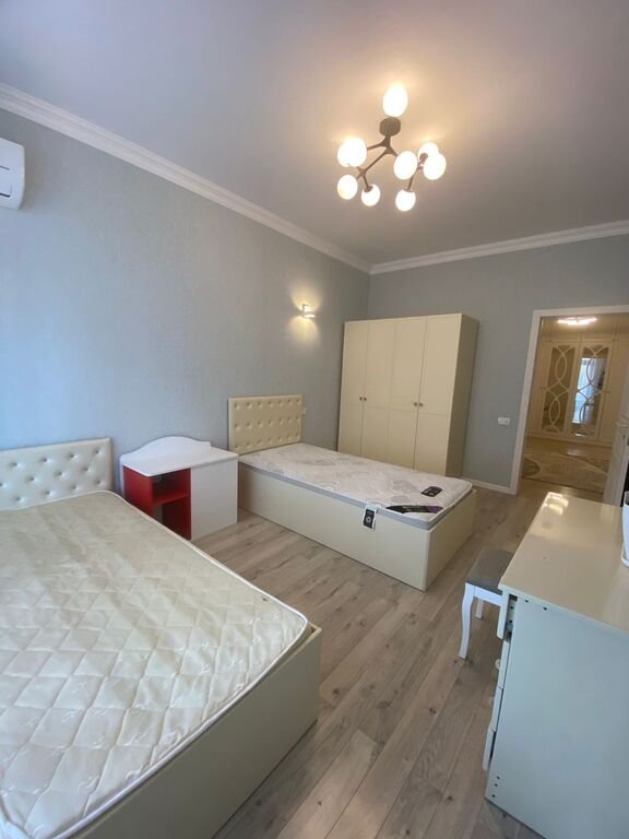 Kirayə verilir 3 otaqlı yeni tikili, 145 m², 8 noyabr-15