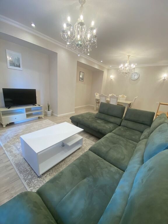 Kirayə verilir 3 otaqlı yeni tikili, 145 m², 8 noyabr-23