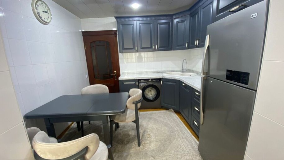 Satılır 4 otaqlı köhnə tikili, 110 m², Xalqlar dostluğu m.-2