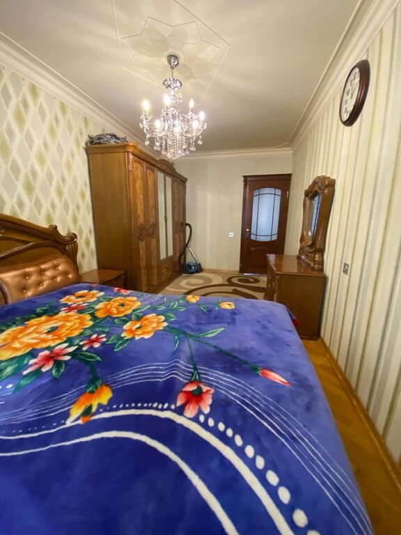 Satılır 4 otaqlı köhnə tikili, 110 m², Xalqlar dostluğu m.-6