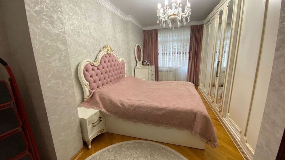 Satılır 4 otaqlı köhnə tikili, 110 m², Xalqlar dostluğu m.-7