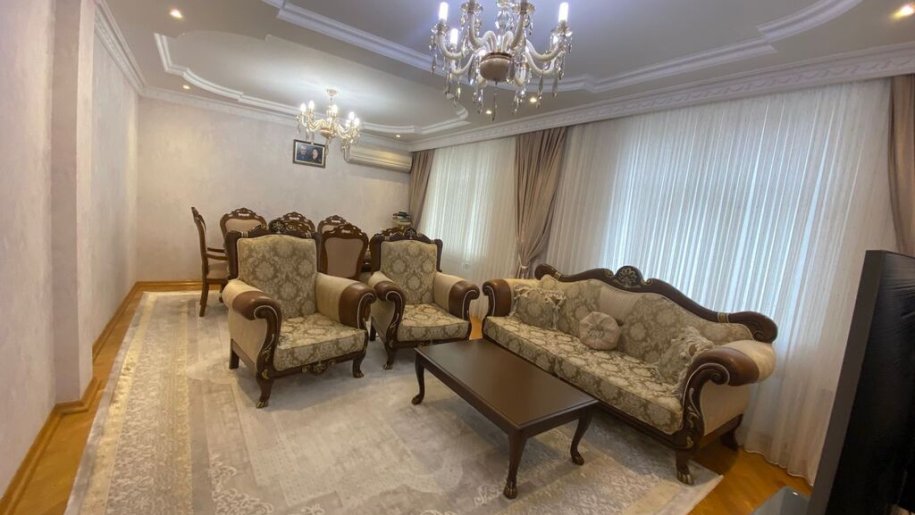 Satılır 4 otaqlı köhnə tikili, 110 m², Xalqlar dostluğu m.-9