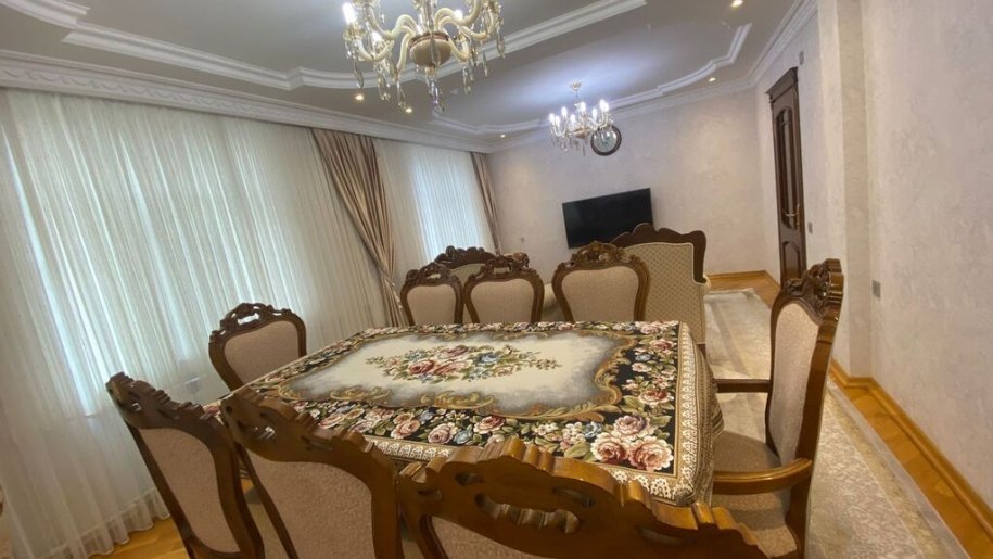 Satılır 4 otaqlı köhnə tikili, 110 m², Xalqlar dostluğu m.-10