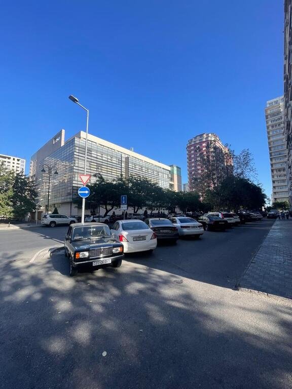 Satılır 4 otaqlı yeni tikili, 259 m², Nəsimi-3
