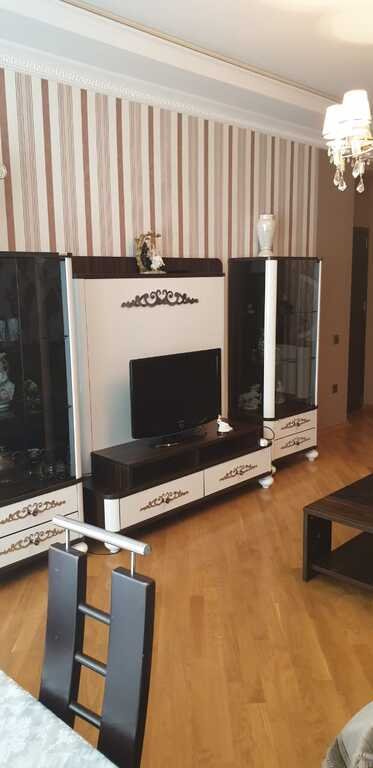 Satılır 3 otaqlı köhnə tikili, 85 m², Sahil m.-2
