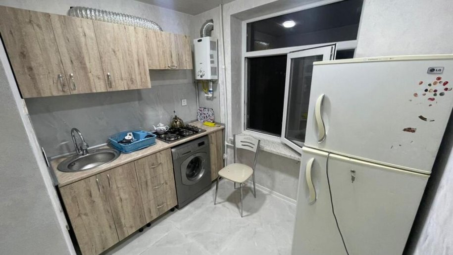 Kirayə verilir 3 otaqlı köhnə tikili, 80 m², Qara Qarayev m.-4