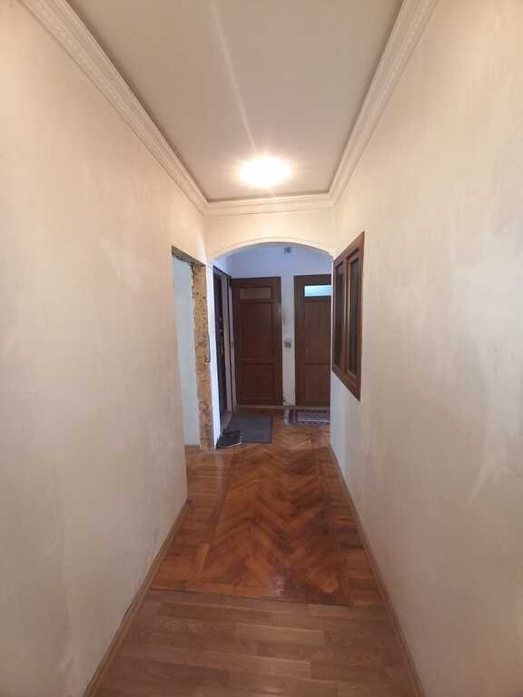 Satılır 2 otaqlı köhnə tikili, 65 m², İnşaatçılar m.-2
