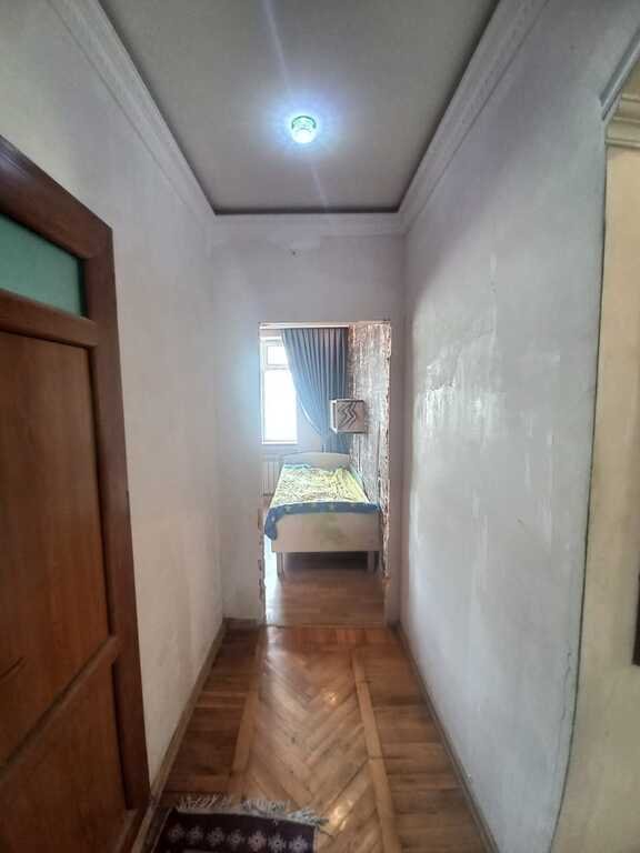 Satılır 2 otaqlı köhnə tikili, 65 m², İnşaatçılar m.-13