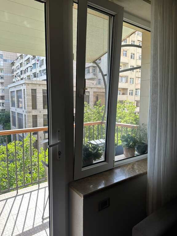 Satılır 3 otaqlı köhnə tikili, 75 m², Nəriman Nərimanov m.-14