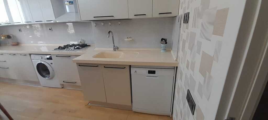 Kirayə verilir 4 otaqlı yeni tikili, 122 m², İnşaatçılar m.-8