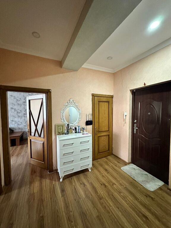 Satılır 2 otaqlı yeni tikili, 76 m², Xalqlar dostluğu m.-3