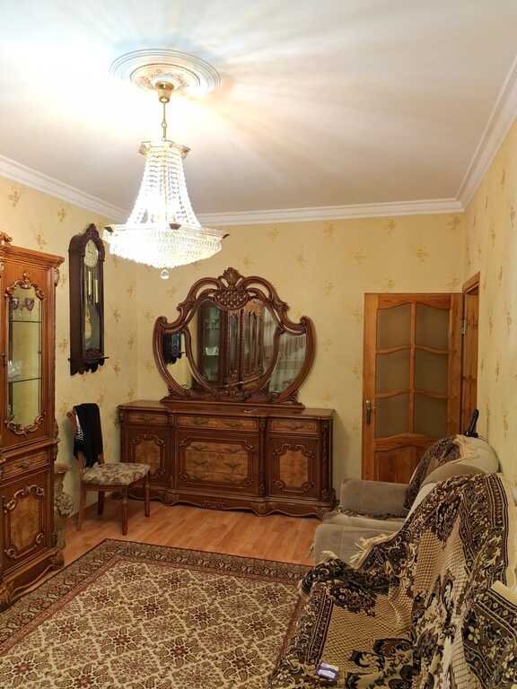 Kirayə verilir 3 otaqlı köhnə tikili, 80 m², Memar Əcəmi m.-1