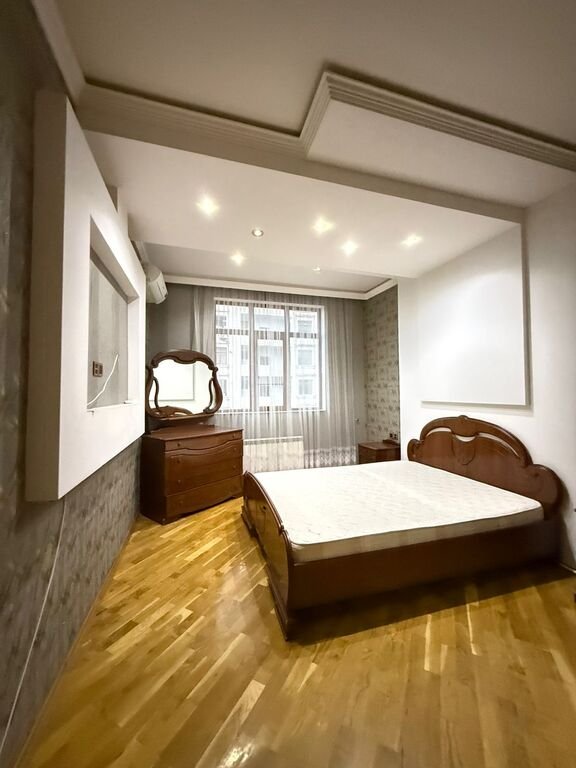 Kirayə verilir 3 otaqlı yeni tikili, 90 m², İnşaatçılar m.-3