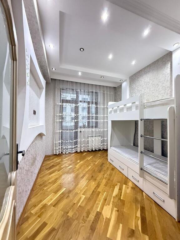 Kirayə verilir 3 otaqlı yeni tikili, 90 m², İnşaatçılar m.-5