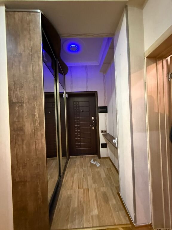 Kirayə verilir 3 otaqlı yeni tikili, 90 m², İnşaatçılar m.-8
