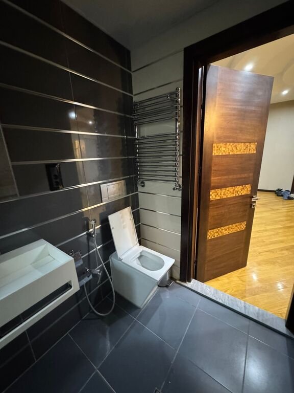 Kirayə verilir 3 otaqlı yeni tikili, 170 m², Nizami m.-9
