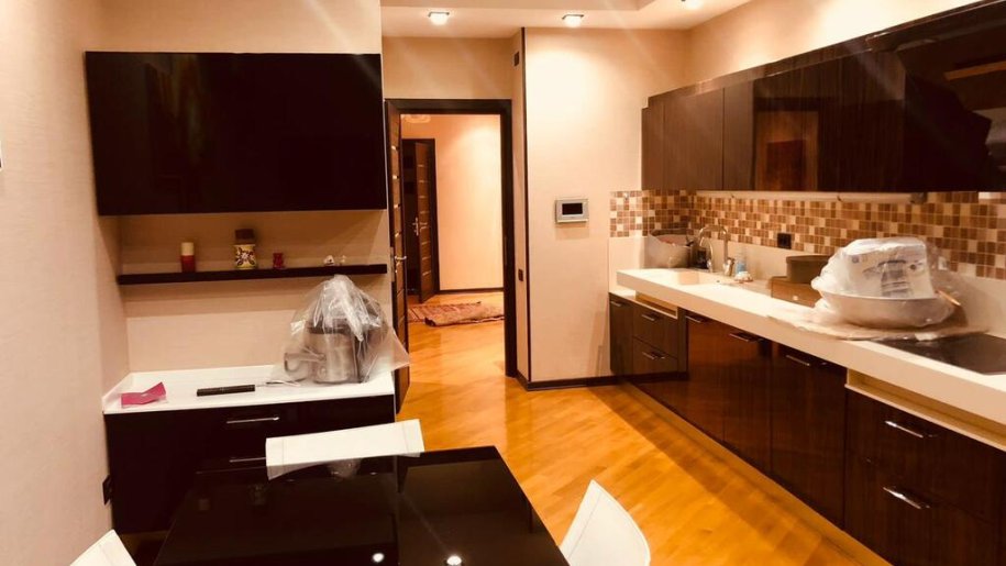 Kirayə verilir 4 otaqlı yeni tikili, 220 m², Sahil m.-18
