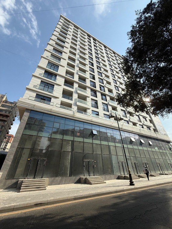 156 m<sup>2</sup> obyekt satılır, Nərimanov-6