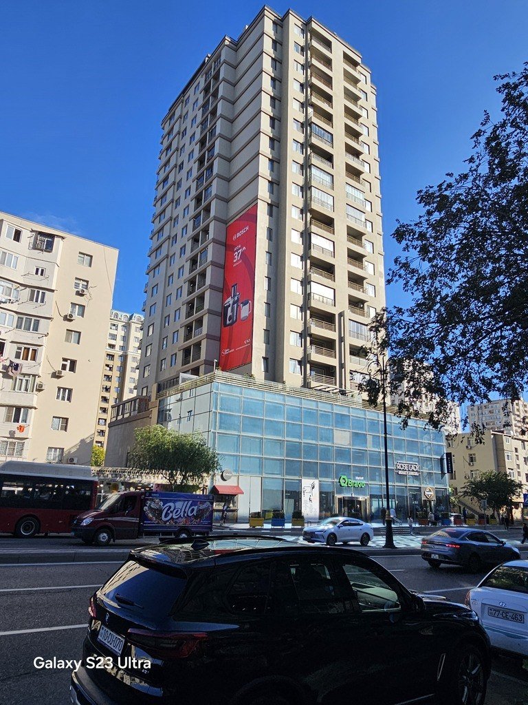 Satılır 3 otaqlı yeni tikili, 140 m², İnşaatçılar m.-1