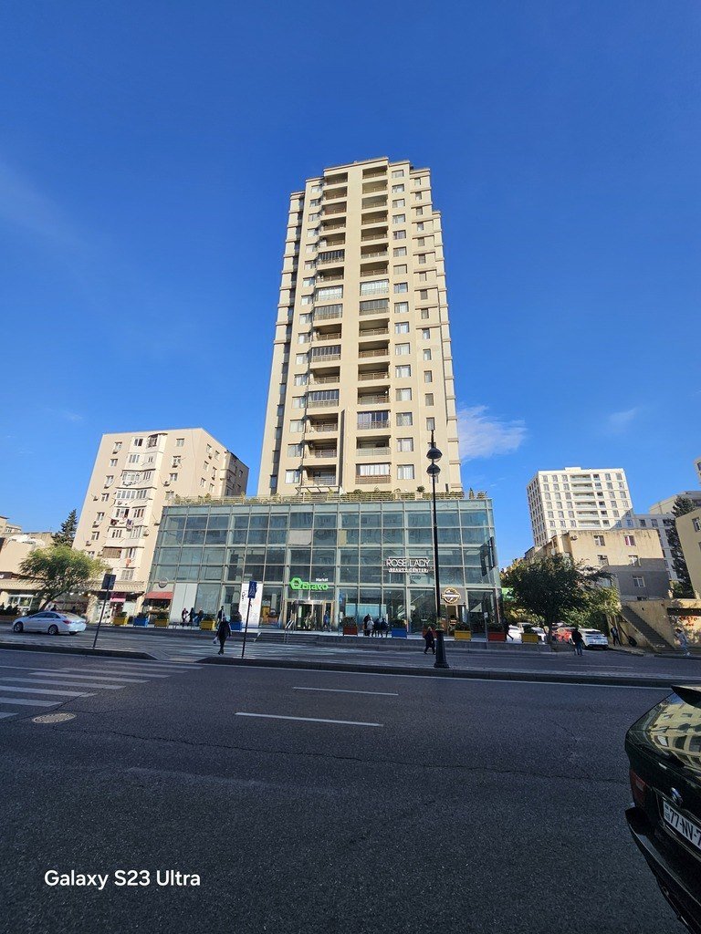 Satılır 3 otaqlı yeni tikili, 140 m², İnşaatçılar m.-2