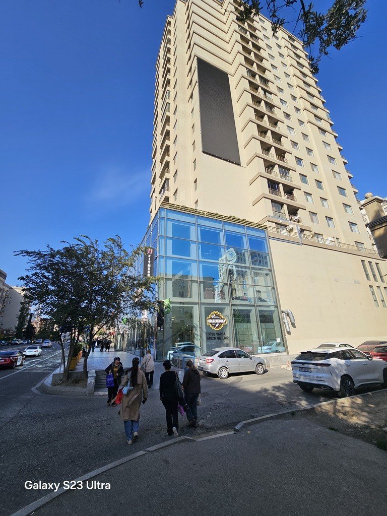 Satılır 3 otaqlı yeni tikili, 140 m², İnşaatçılar m.-3