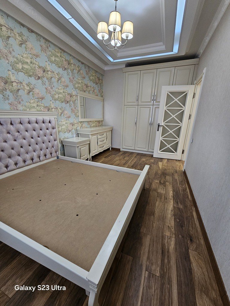 Satılır 3 otaqlı yeni tikili, 140 m², İnşaatçılar m.-12