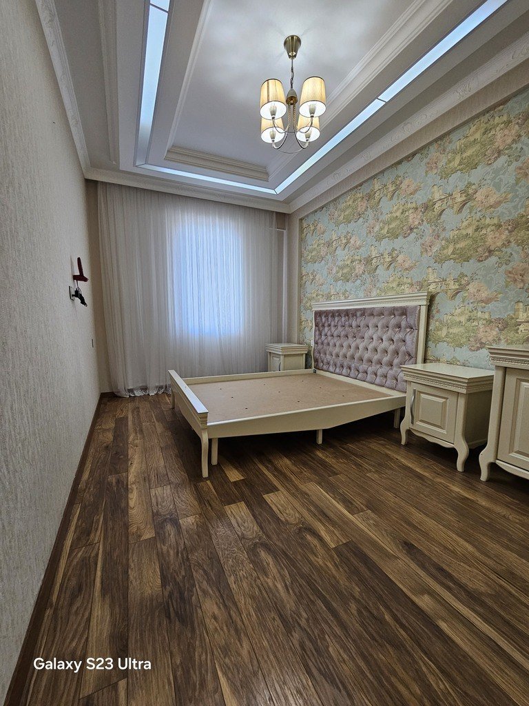 Satılır 3 otaqlı yeni tikili, 140 m², İnşaatçılar m.-13