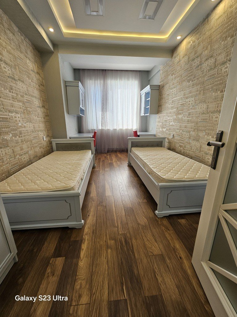 Satılır 3 otaqlı yeni tikili, 140 m², İnşaatçılar m.-15