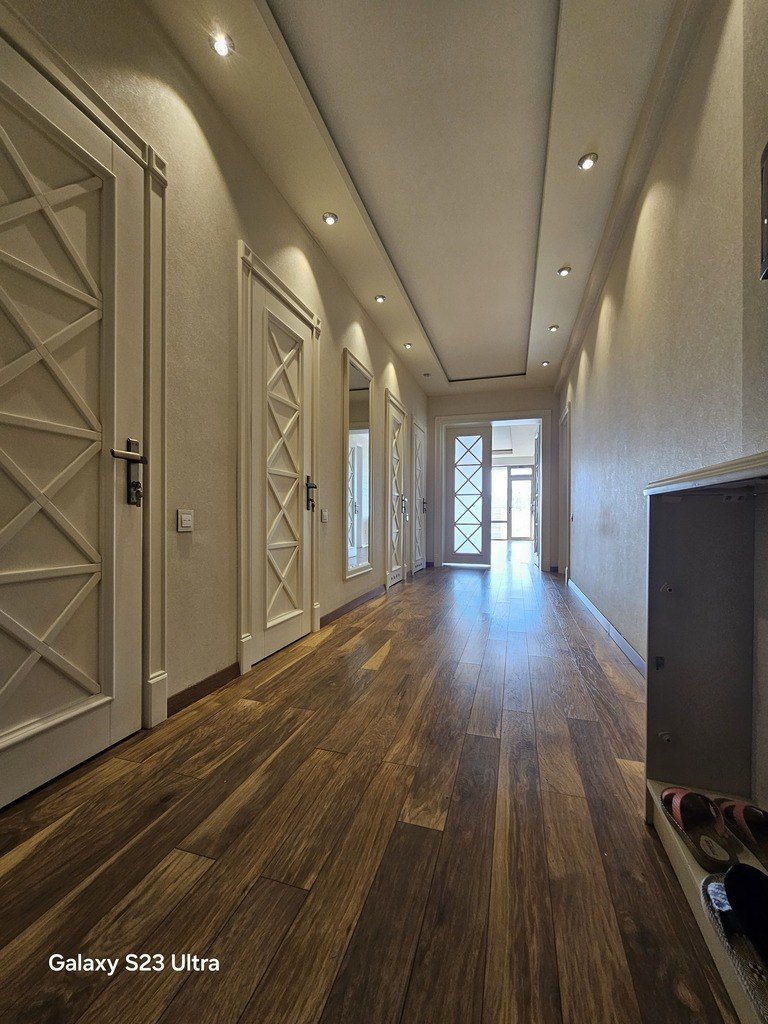 Satılır 3 otaqlı yeni tikili, 140 m², İnşaatçılar m.-19