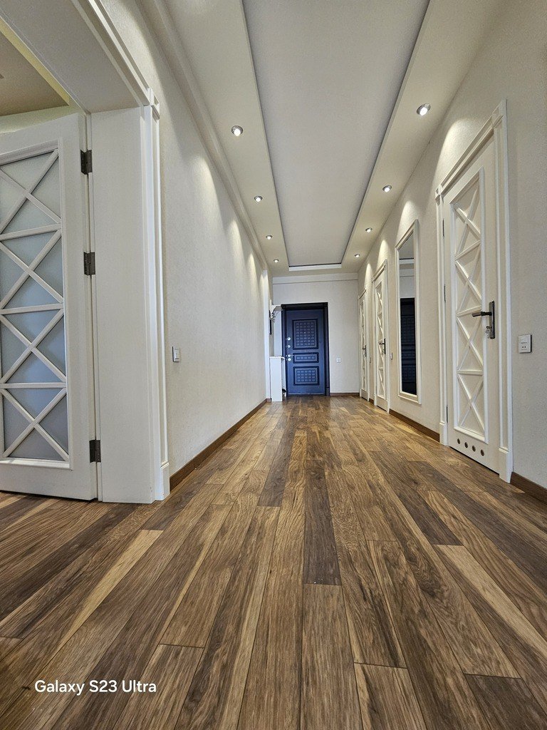 Satılır 3 otaqlı yeni tikili, 140 m², İnşaatçılar m.-20