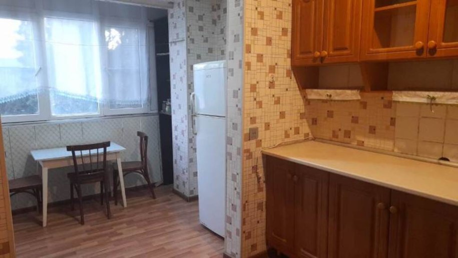Kirayə verilir 2 otaqlı köhnə tikili, 50 m², İnşaatçılar m.-7