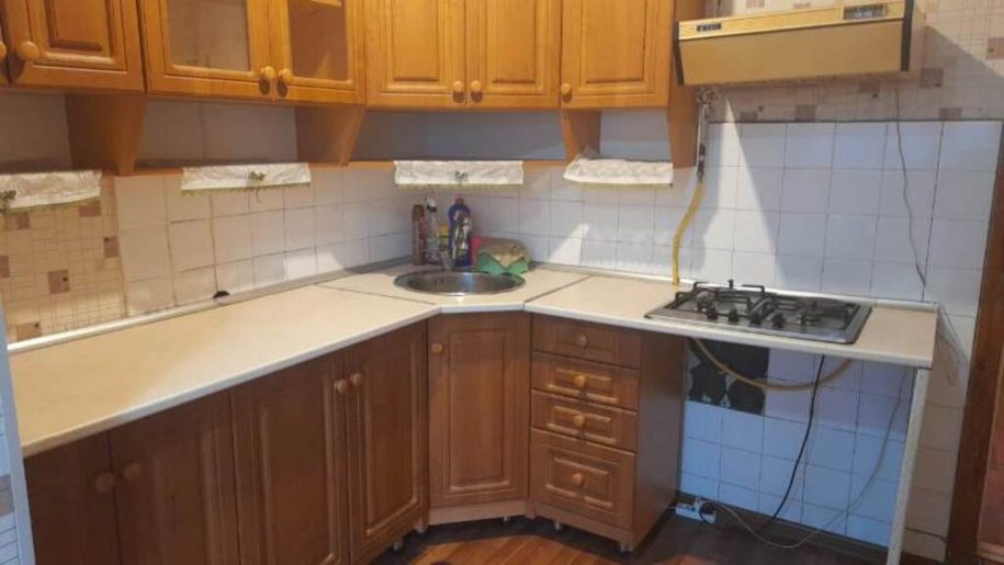 Kirayə verilir 2 otaqlı köhnə tikili, 50 m², İnşaatçılar m.-8