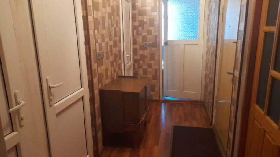 Kirayə verilir 2 otaqlı köhnə tikili, 50 m², İnşaatçılar m.-11