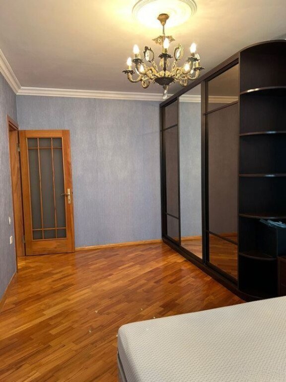 Satılır 3 otaqlı köhnə tikili, 85 m², Azadlıq Prospekti m.-6