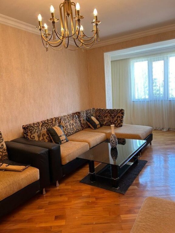 Satılır 3 otaqlı köhnə tikili, 85 m², Azadlıq Prospekti m.-10