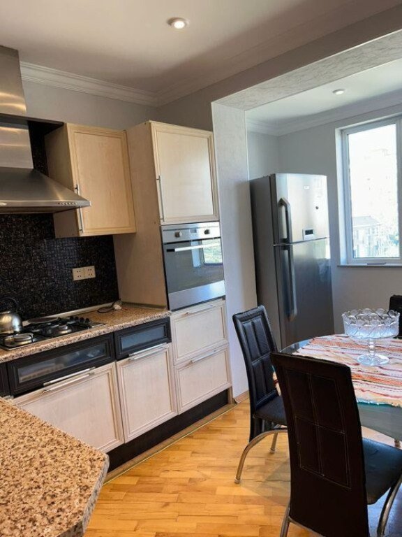 Satılır 3 otaqlı köhnə tikili, 85 m², Azadlıq Prospekti m.-13