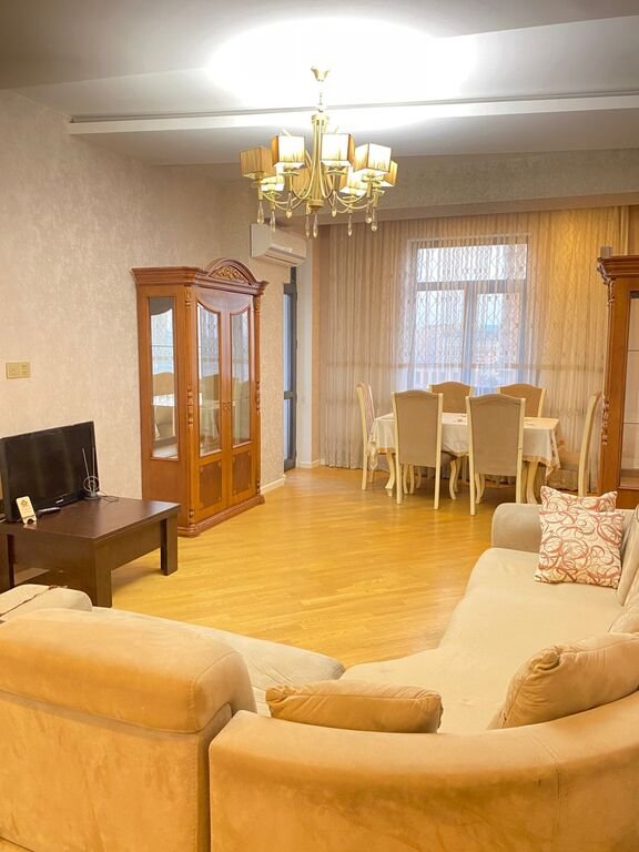 Kirayə verilir 2 otaqlı yeni tikili, 100 m², İnşaatçılar m.-1