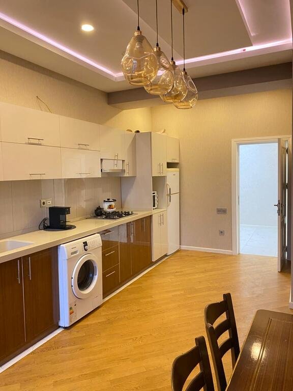 Kirayə verilir 2 otaqlı yeni tikili, 100 m², İnşaatçılar m.-8
