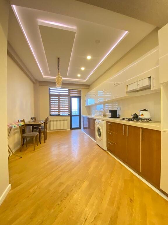 Kirayə verilir 2 otaqlı yeni tikili, 100 m², İnşaatçılar m.-9