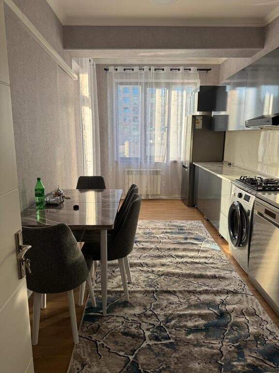 Kirayə verilir 3 otaqlı yeni tikili, 87 m², 28 May m.-5